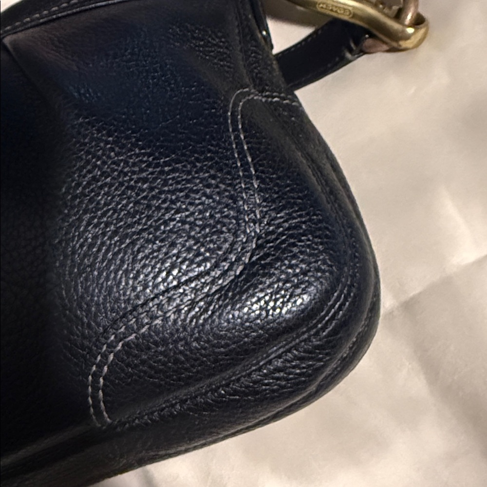 Coach Hamptons Shoulder Bag - Picture 6 of 8